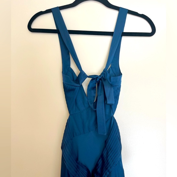 BCBGMaxAzria Gown. Blue. Size 0. - Picture 3 of 4
